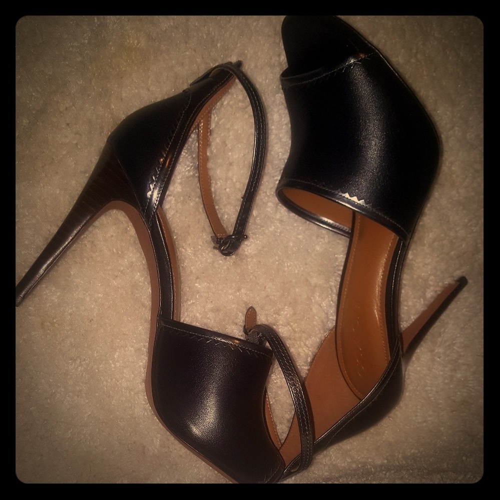 Coach Jordan Opened Toe Classic Pump